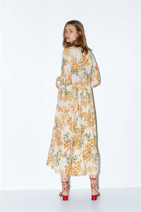 Последние твиты от zara (@zara). Zara - dress with orange floral print - Dresscodes