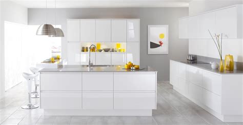 30 Modern White Kitchens That Exemplify Refinement