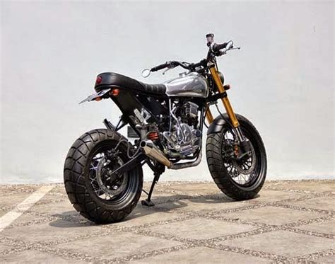 New scorpio launched z pt yamaha motor kencana indonesia (ymki) yesterday at le bridge, ancol, north jakarta (21.09.10) to increase the changes scorpio z combines two yamaha motorcycles, namely mt1 and fz8. Modifikasi Yamaha Scorpio 225 : The Luminous - Indonesia ...