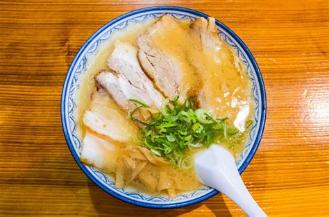 5 Foods To Try In Fukuoka Fukuoka Food Ramen Sushi Ya