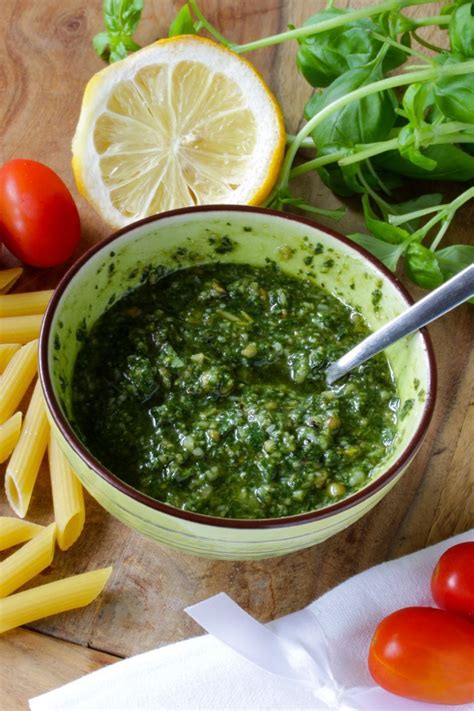 Basilikum- Pesto selber machen