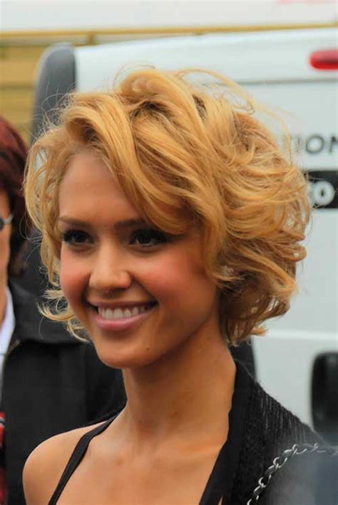 15+ cute curly hairstyles for short hair