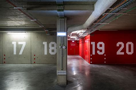 A cidade do futebol custou 15 milhões de euros e vai resolver muitos problemas de logística do treino. Cidade do Futebol on Behance | Wayfinding design, Graphic ...