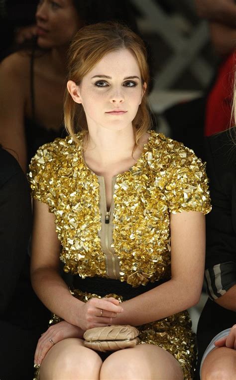 Emma Attends Burberry London Fashion Week 2009
