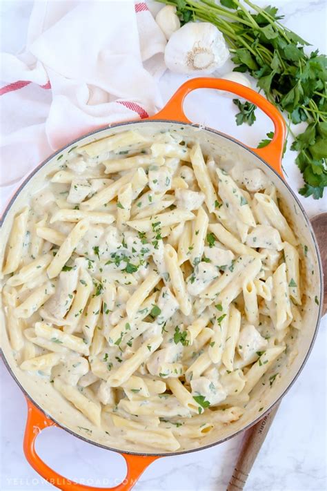 Creamy Garlic Chicken Penne Pasta