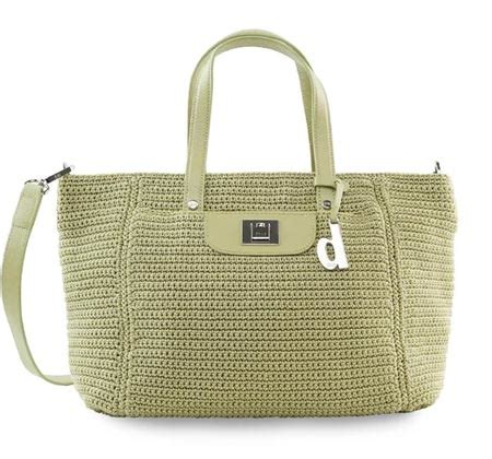 Fossil selalu menghadirkan tas dengan model dan juga corak yang menarik sehingga membuat para pemakainya terlihat semakin stylish saat. 15 Merk Tas Wanita Buatan Lokal Yang Bagus - Merek Bagus