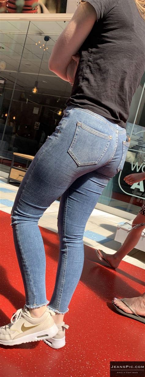 Blonde Candid Ass In Tight Jeans Scrolller