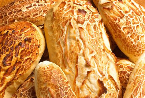 Dari sekian banyak pilihan yang tersedia, roti gandum mulai dilirik. Yeay..! Ini Dia 25 Jenis Macam-macam Roti, Asupan Gizi ...
