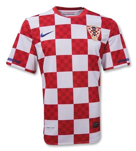 The croatian home jersey is one of the most instantly recognisable in world football with its unique red and white chequered design. Croatia Soccer Jersey 2010-11 Home Nike | Football Kit ...