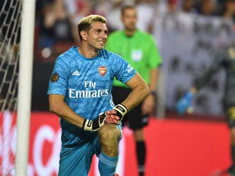 Emiliano martinez has 0 assists after 37 match days in the season 2020/2021. Emiliano Martínez, otro marplatense convocado a la ...