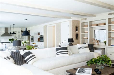 An Old Farmhouse Because A Modern Gem | Modern farmhouse living room