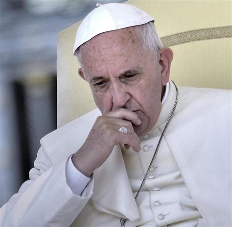 Papst franziskus nennt mittelmeer größten friedhof europas. Papst Franziskus erkrankt? Italienische Zeitung spekuliert ...