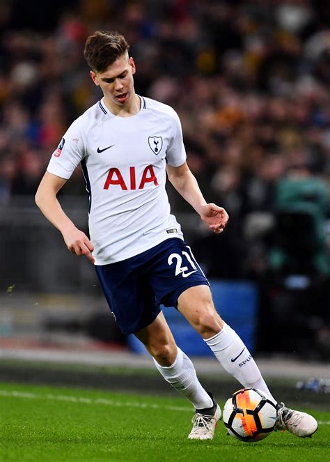 Juan foyth, joueur de l'estudiantes et de la sélection argentine. Has Tottenham's Juan Foyth earned a Premier League start?