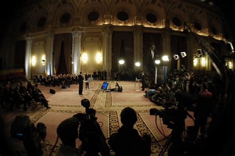 Maybe you would like to learn more about one of these? Basescu: V-a chemat Vantu aseara la el acasa, cand a aflat ...
