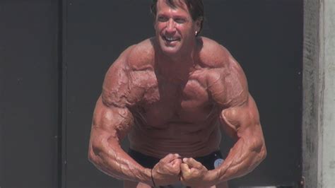 Bill Mcaleenan 55 Year Old Bodybuilder Posing Routine At Muscle Beach