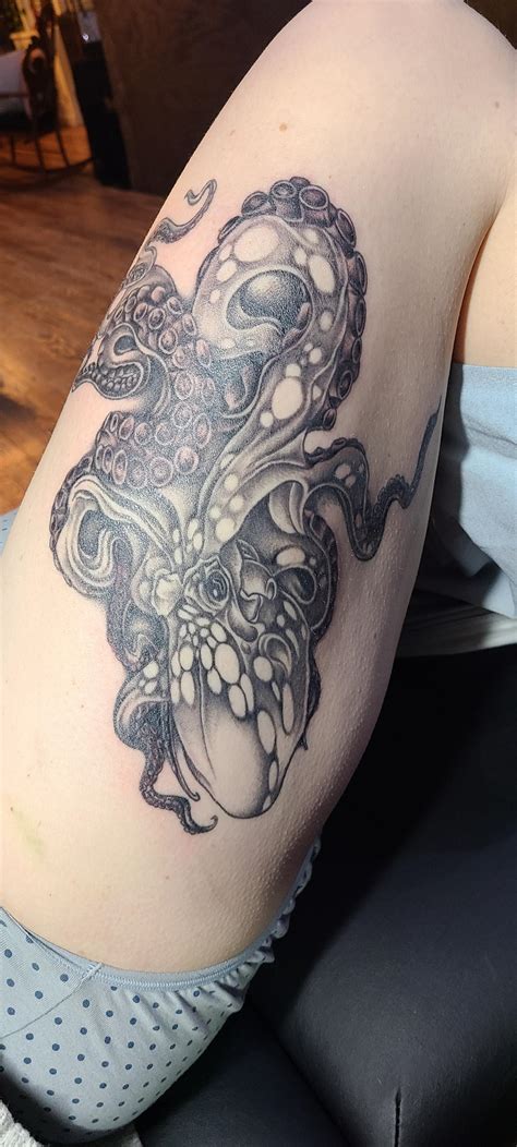 Octopus My First Thigh Tattoo And Man I Wish Someone Told Me How Painful It D Be Love The