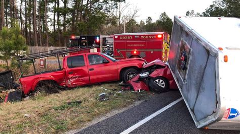 2 Taken To Hospital After 3 Vehicle Crash In Horry County Wbtw