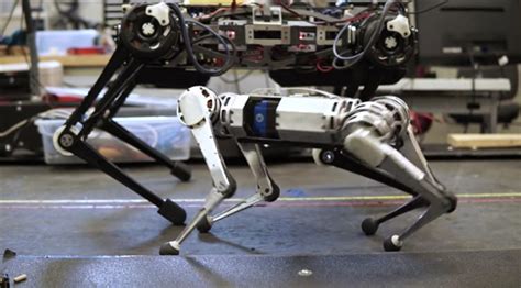 Le mini robot Cheetah du MIT sait faire un saut périlleux arrière