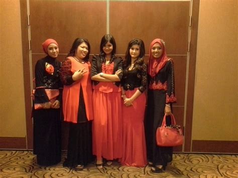 October 8, 2019 / 19630 / 34. my everything: dinner pembantu tadbir 2013 tema hitam merah
