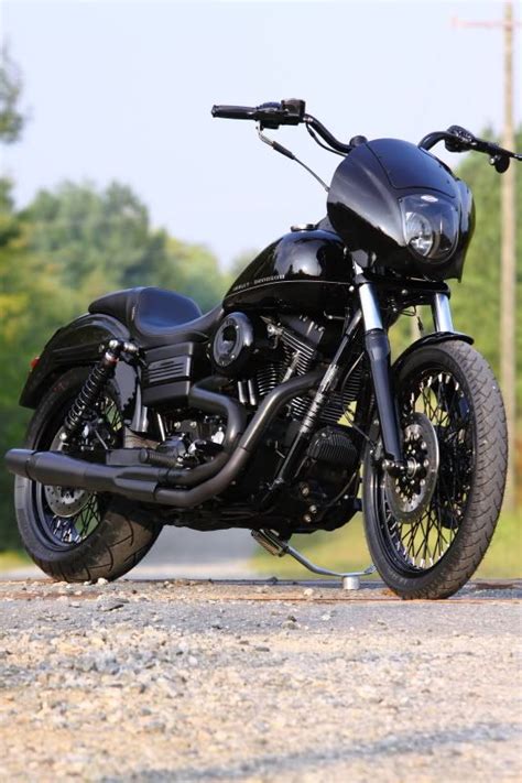 Por ahi he visto que el precio de la dyna fat bob era de 18250 euros, asi que si la softail unos años despues esta por debajo, es buena cosa. Black Betty Dual Disc Club Style Street Bob Photoshoot ...
