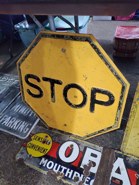 This Yellow Stop Sign I Saw Today Mildlyinteresting