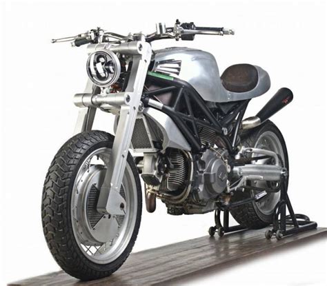 A sensation of absolute control. Ducati Monster 796 White Collar Custom แต่งแปลกๆ โช้คหน้า ...