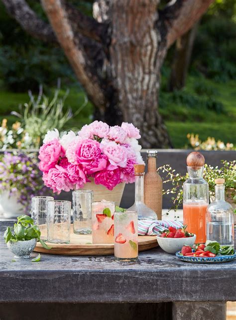 15 Ideas For An Elegant Outdoor Summer Party In 2021 Outdoor Party Outdoor Drink Station