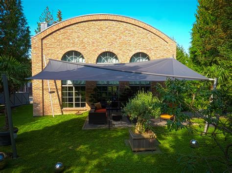 Wenn man sich im garten aufhält kann ein sonnensegel sehr nützlich sein. Sonnensegel für den Garten bringen Gemütlichkeit und UV ...