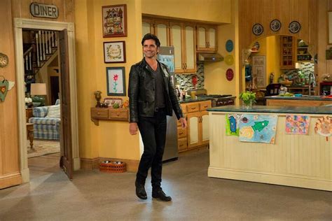 Behind The Scenes At The Fuller House Set