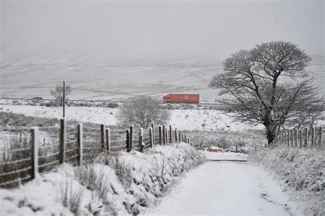 Irish Weather Chiefs Warn Snow Could Be Back At Weekend As Motorists Urged To Be Extra Careful