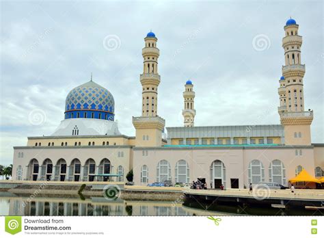Familiar in autocount software vacancy open to malaysia citizens and residents. Kota Kinabalu City Mosque Facade In Malesia Immagine Stock ...