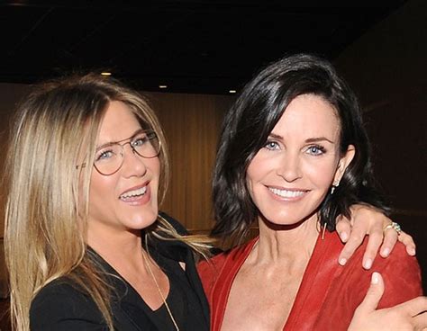Jennifer Aniston And Courteney Cox From Famous Friends E News