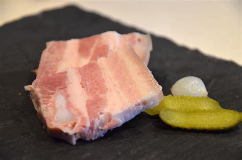 Lard cuit au bouillon