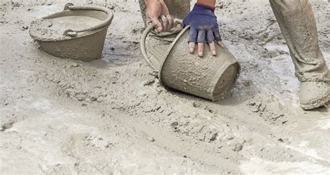 Treatments for cement burns
