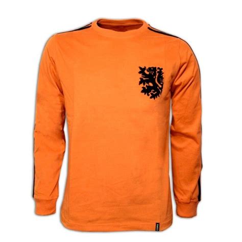 Duitsland wil op 9 mei weer gaan voetballen. Nederland voetbalshirt WK 1974 Holland retro voetbal ...