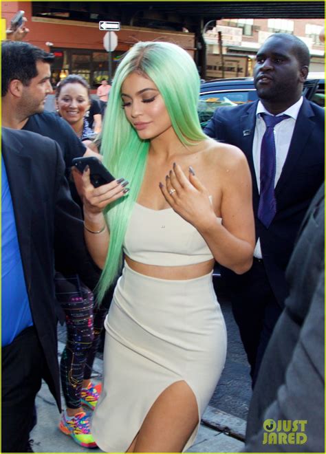 Kylie Jenner Shows Off New Green Hair Mom Kris Speaks Out About Her Lip Injections Photo