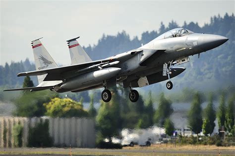 Fighter Jets Plan Night Maneuvers From Pdx The Columbian