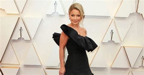 Kelly Ripa Bares It All On Sex Life Botox Work Struggles And More In