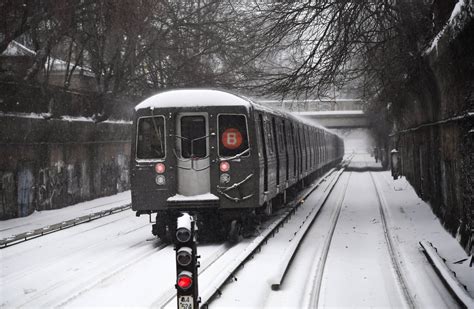 B And Z Subway Trains Come Back Wednesday W Line Still Out Due To Crew