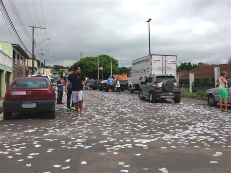 G1 Limpeza De Santinhos Das Ruas De Manaus Levará Três Dias Diz Semulsp Notícias Em