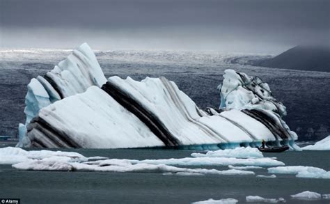 Icebergs As Youve Never Seen Them Before Incredible Pictures Of Giant