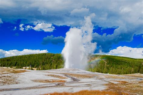 Yellowstone National Park Area Guide And Lodging Rendezvous Mountain