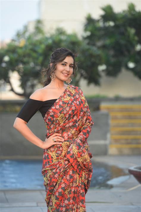 Actress Raashi Khanna Latest Photoshoot Pictures Hd