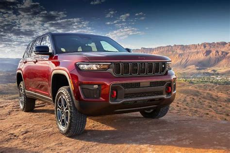 Jeep Unveils 5th Gen Grand Cherokee