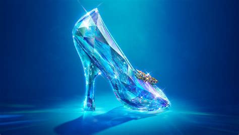 First Cinderella Trailer And Poster Teasers For Kenneth Branagh S Live Action Fairy Tale