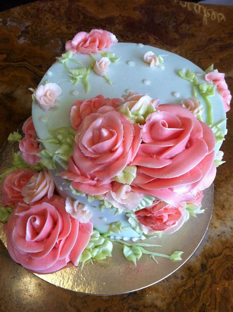 Practicing floral buttercream cake (i.redd.it). Pin by farah on My Cakes | Cake, Buttercream rose cake ...