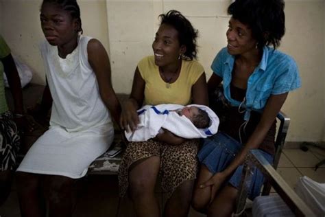 Giving Birth In Haiti 15 Pics