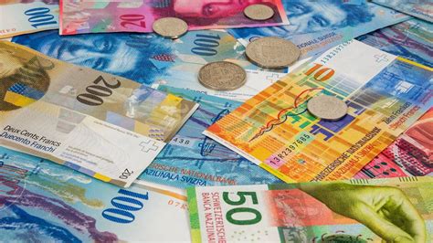 Der franc wird durch die zeichen fr oder sfr oder fs dargestellt, der währungscode lautet chf. Vollgeld-Initiative: So funktioniert die Schweizer ...
