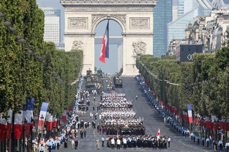 Revivez Le Défilé Du 14 Juillet Sur Les Champs Élysées