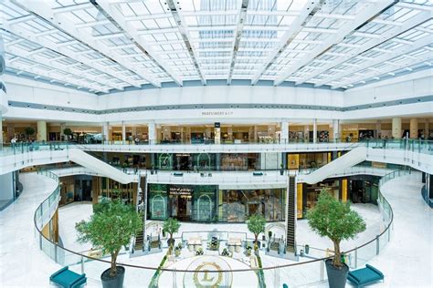 The dubai mall is regarded as the largest shopping centre on the arabian peninsula, according to the metro of dubai has a station called „dubai mall, about 900 meters away from the large shopping. The Dubai Mall Marks a Glorious Decade of Setting New ...
